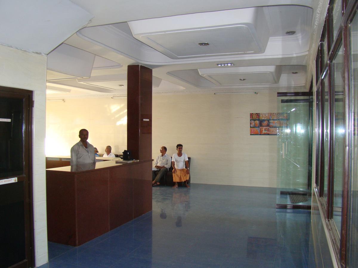 Sreeniketanam Lodge Mādhavaram Kültér fotó